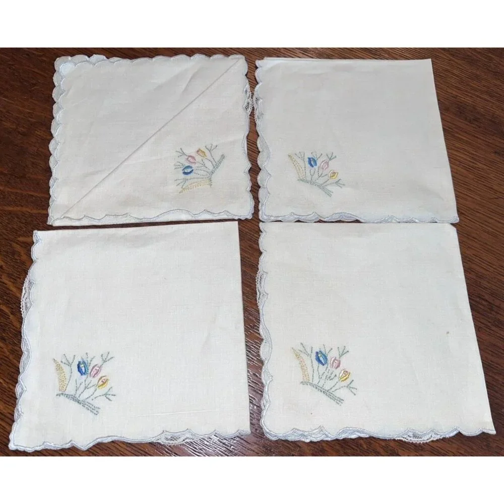 Vtg Linen Napkins Embroidered Floral Scalloped Cottage Core Lunch Tea Brunch